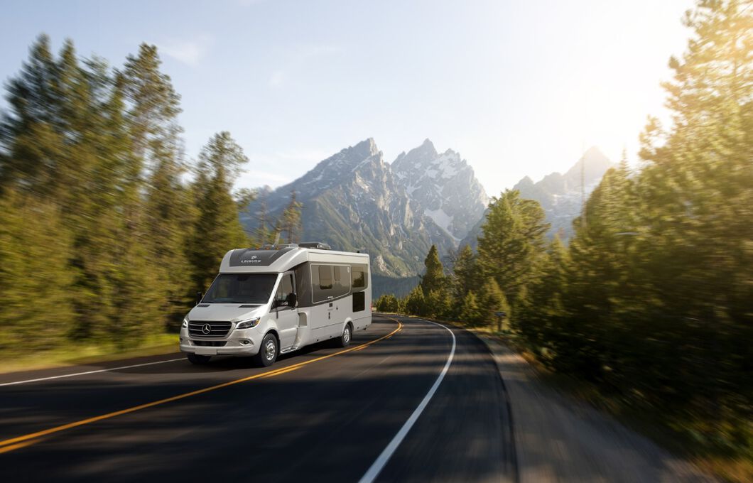 Class B+ Premium (Motorhome), , hi-res image number 2